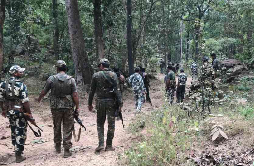 Lohardaga Encounter: Security forces blew up Naxalites' bunker, helicopter surveillance