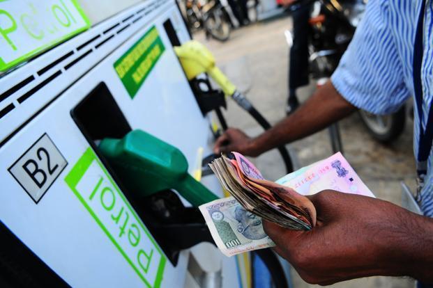 Petrol Diesel Price: फिर बढ़े पेट्रोल-डीजल के दाम, जानिए राजधानी में कितना हुआ रेट