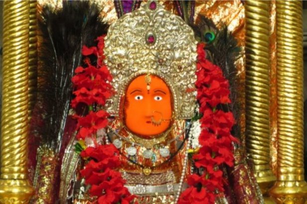 नवरात्र स्पेशल: डोंगरगढ़ के मां बम्लेश्वरी मंदिर में लाल मिर्च से होता है हवन… ये है वजह