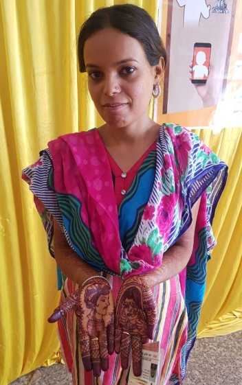 रोचक खबर: लोगों के लिए मिशाल बनी स्मिता श्रीवास्तव, सात फेरे लेने से पहले पहुंची वोट करने, कहा- एक वोट से बदल सकती हैं देश की तस्वीर