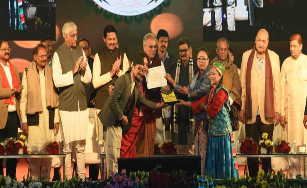 राष्ट्रीय आदिवासी नृत्य महोत्सव : छत्तीसगढ़, ओडिशा, बिहार और उत्तराखंड के नृतक दलों को विभिन्न श्रेणियों में मिला प्रथम पुरस्कार