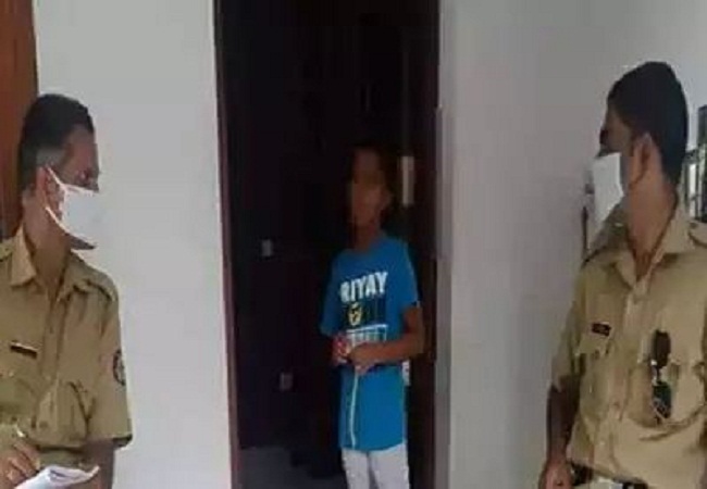 दिल्ली से हूं बहन चोर