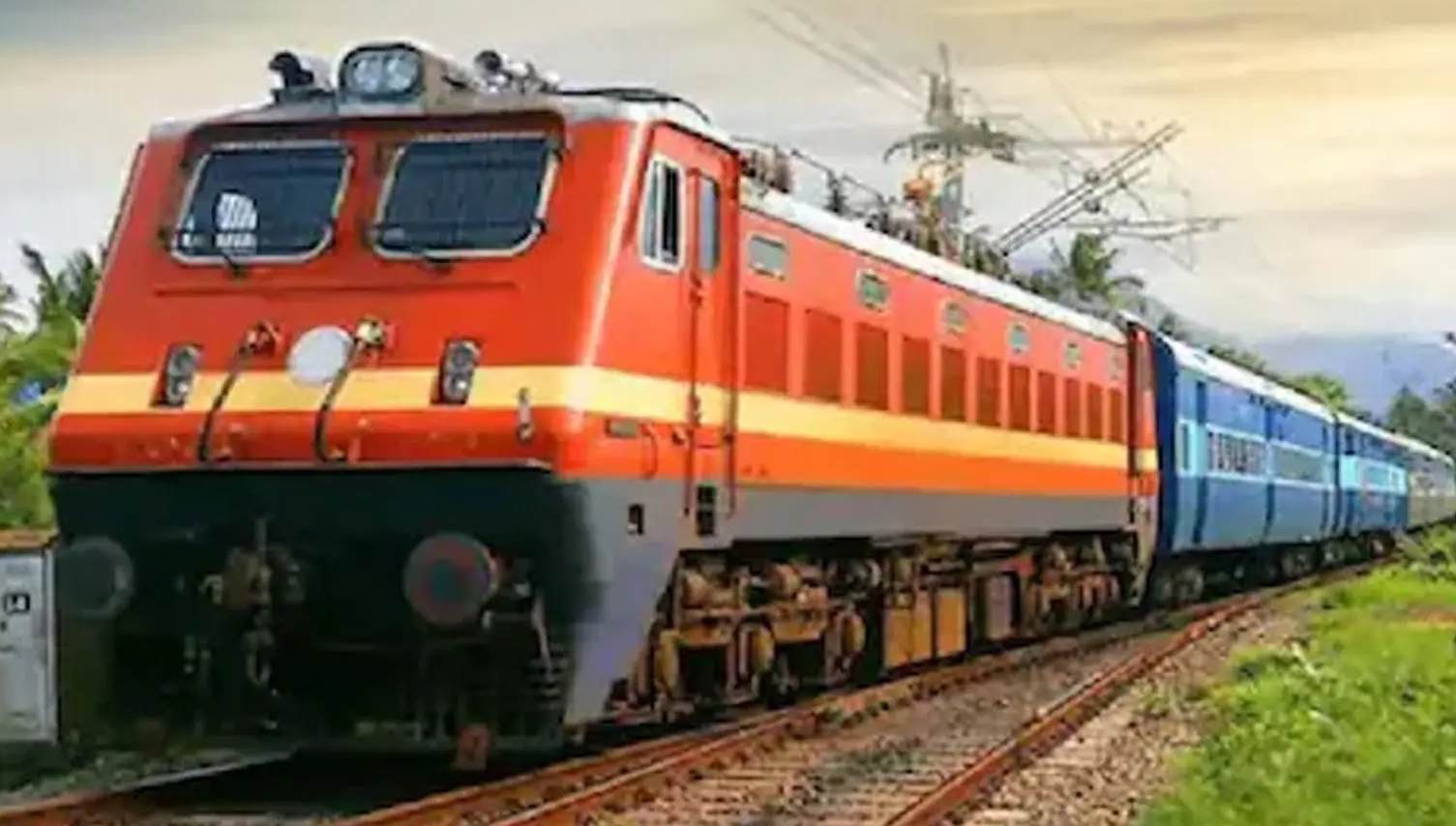 यात्रीगण कृपया ध्यान देंः PM मोदी के कार्यक्रम के चलते तीन दिनों तक ट्रेन हॉल्ट की व्यवस्था चेंज, वंदे भारत का फाइनल शेड्यूल जारी, स्टेशन की सजावट शुरू