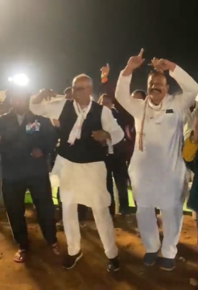 दिग्विजय सिंह का डांसिंग वीडियो वायरलः ये दोस्ती हम नहीं तोडे़ेंगे सॉन्ग पर नाचे कांग्रेस के नेता, एमपी की यात्रा में प्रियंका वाड्रा भी परिवार के साथ शामिल होंगी