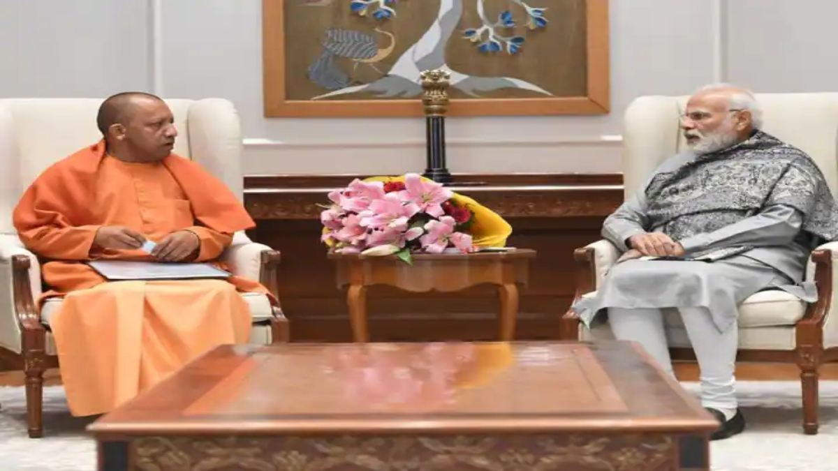 दिल्ली दौरे पर पहुंचे CM योगी ने PM मोदी से की मुलाकात, इन मुद्दों पर हुई चर्चा