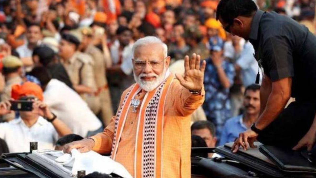 गुजरात विधानसभा चुनाव : गांधीनगर पहुंचे पीएम मोदी, मां से की मुलाकात, कल डालेंगे वोट, दूसरे चरण में प्रधानमंत्री और गृहमंत्री की साख दाव पर