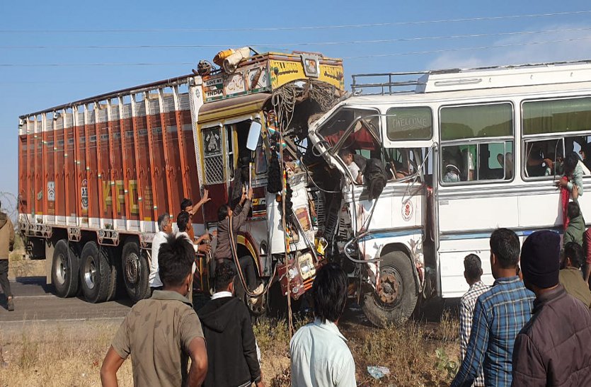 Big Accident: जोधपुर में भयानक सड़क हादसा, बस और ट्रक की आमने-सामने भिड़ंत में 5 लोगों की मौत, 24 घायल, अस्पताल पहुंचे सीएम गहलोत