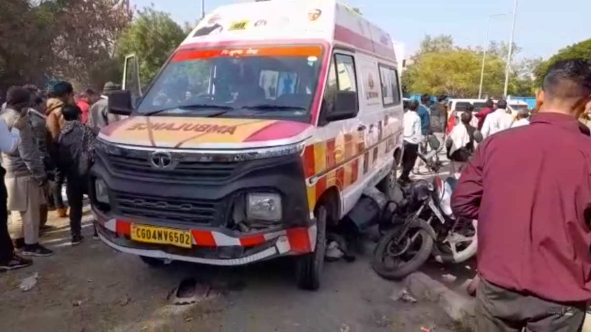 MP: एंबुलेंस ने मचाया तांडव! बेकाबू Ambulance ने 6 बाइक को कुचला, BMC में मची भगदड़