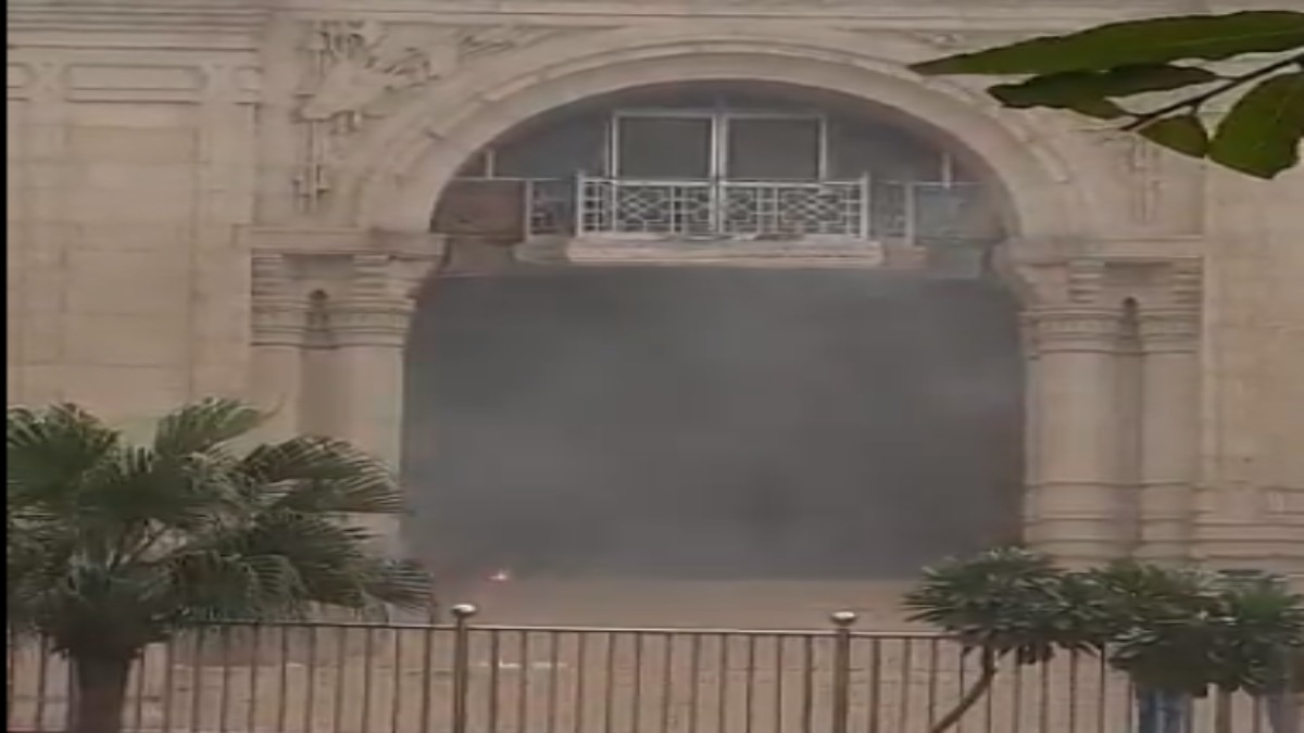 Video : विधानसभा भवन में लगी आग, आग बुझाने में जुटी दमकल की गाड़ियां