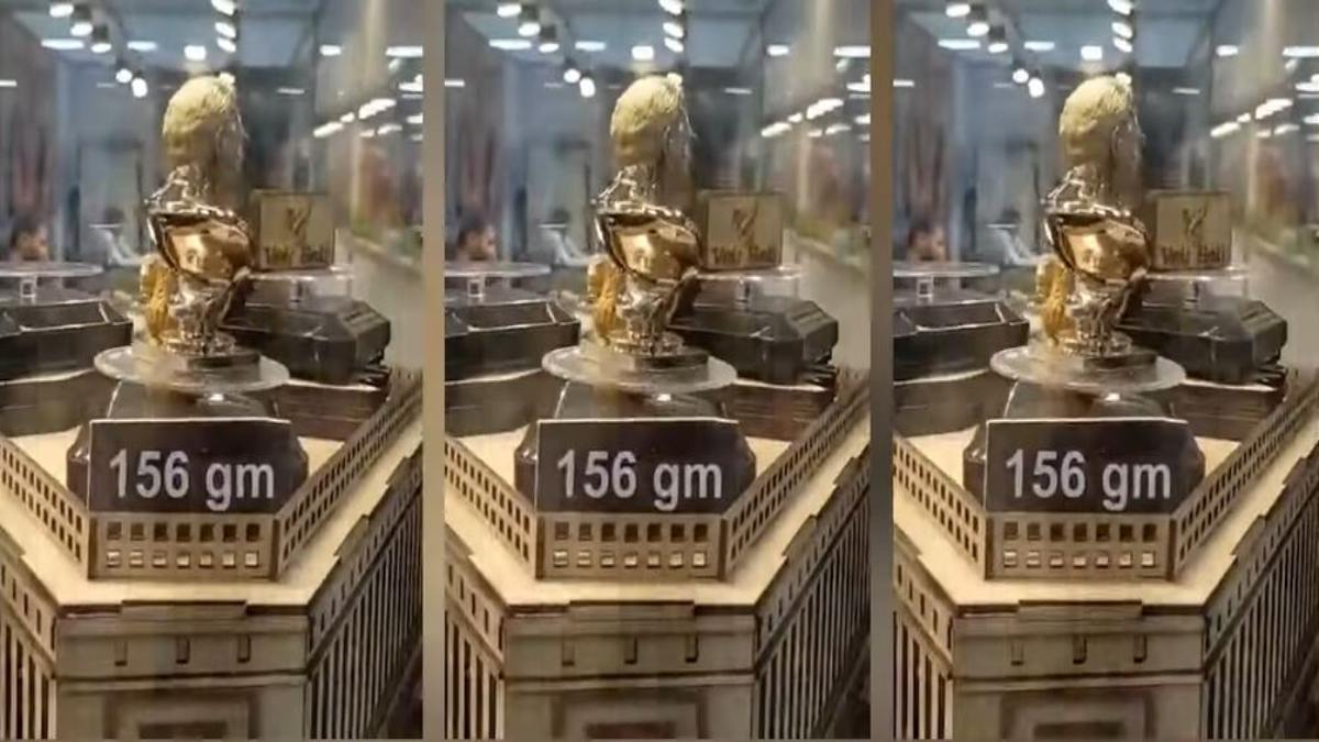 संसद में पीएम मोदी की स्वर्ण प्रतिमा ! सोशल मीडिया में वायरल हुआ वीडियो, आप भी देखिए प्रधानमंत्री की सोने की मूर्ति