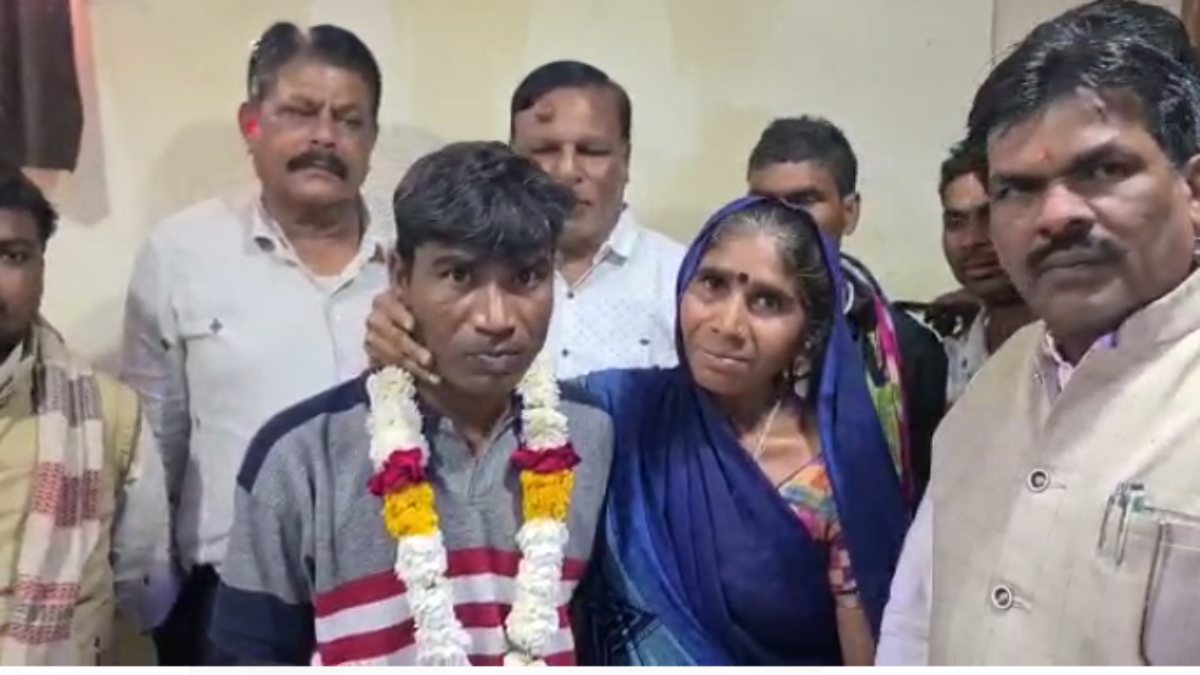 ‘पाक’ से राजू की स्वदेश वापसी: 5 साल बाद पाकिस्तान से भारत लौटा, मां की आंखों से निकले खुशी के आंसू, पढ़िये पूरा मामला