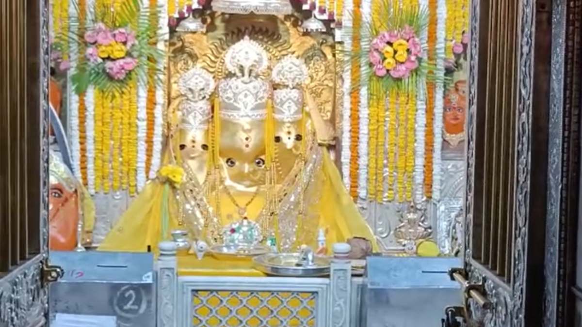चैत्र नवरात्रिः श्मशान से घिरा बगलामुखी मंदिर का तांत्रिक महत्व, यहां देवी पीताम्बर स्वरूप में है विराजित, नवमी तिथि पर उमड़ी श्रद्धालुओं की भीड़