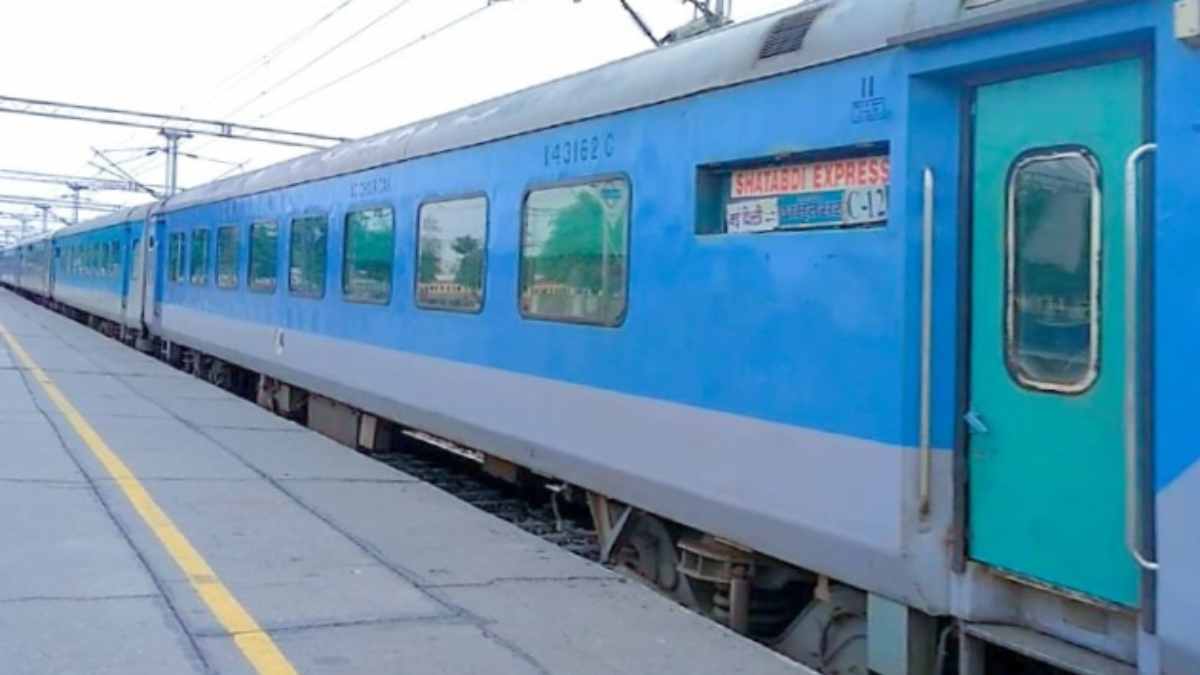 MP रेल यात्रियों के लिए अच्छी खबर: आज से बीना स्टेशन पर रुकेगी शताब्दी एक्सप्रेस, रानी कमलापति स्टेशन से नई दिल्ली पहुंचेगी ट्रेन
