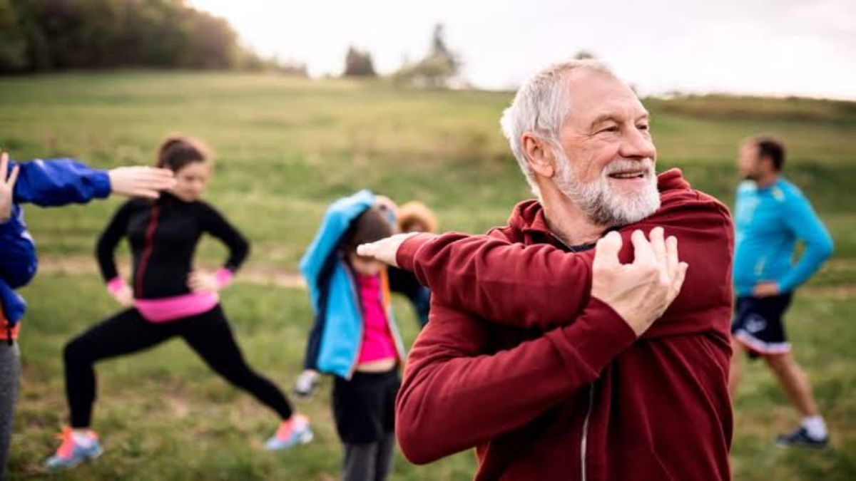 Senior Citizen को Stretching से करनी चाहिए अपने दिन की शुरुआत, मांसपेशियों और जोड़ों के अकड़न से मिलेगी आजादी …