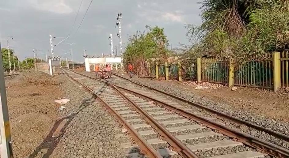 आरपीएफ का सब इंस्पेक्टर गिरफ्तारः रेलवे स्टेशन से 11 टन से ज्यादा रेल पटरी की चोरी, रेलवे अधिकारी भी शामिल, भोपाल में कबाड़ी को बेच दी थी चोरी की पटरी
