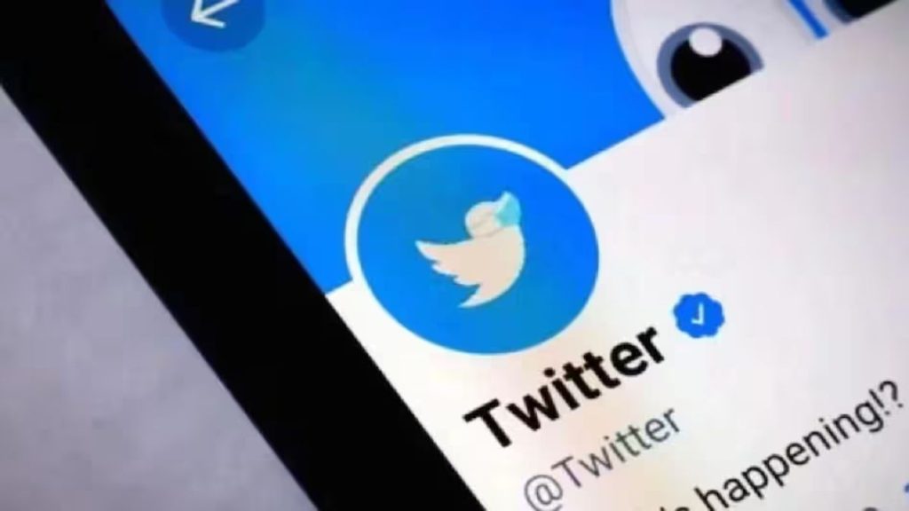 Twitter removes blue tick