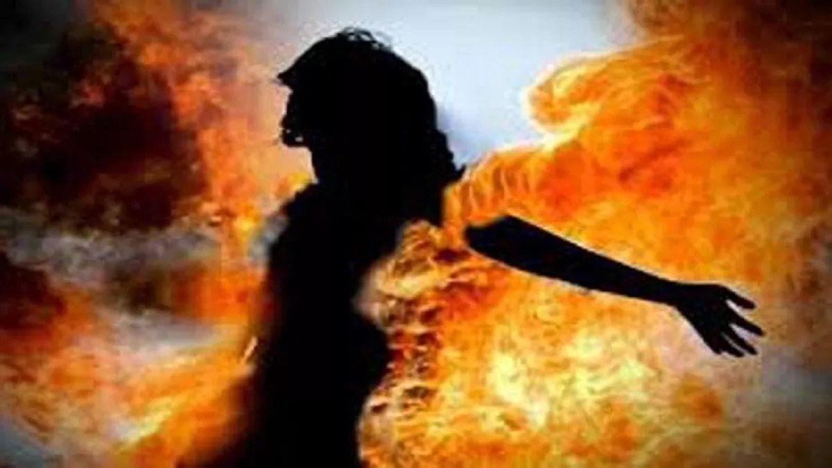 यूपी में बेखौफ अपराधी: छेड़खानी का विरोध करने पर किशोरी को दबंगों ने जिंदा जलाया, हुई मौत