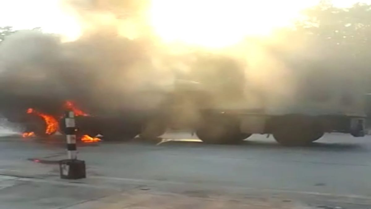 CG NEWS: चलते ट्रक में लगी भीषण आग, ड्राइवर और क्लीनर ने कूदकर बचाई जान, देखें वीडियो…