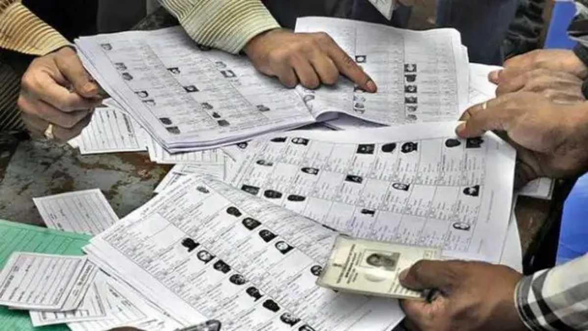 MP चुनाव की तैयारी में जुटा आयोग: प्रदेश में 5.40 करोड़ मतदाता, 64100 मतदान केंद्रों पर कर सकेंगे वोट, एक बूथ पर अधिकतम 1500 होंगे वोटर