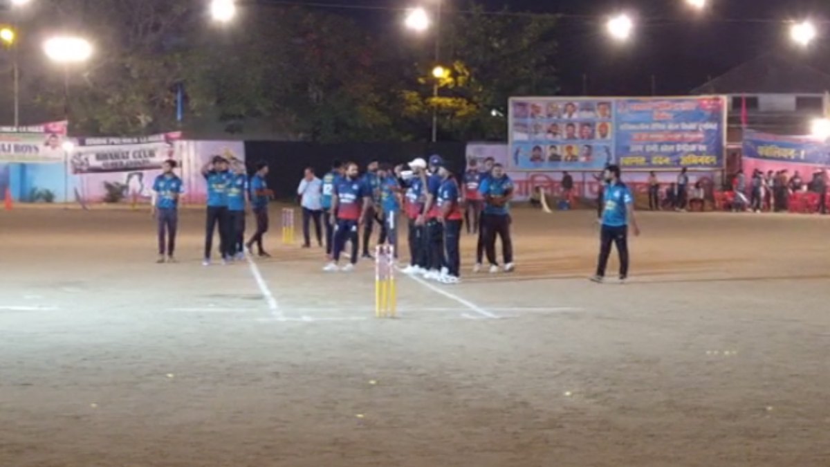 MP में IPL टूर्नामेंट: 28 समाज के खिलाड़ियों को जोड़कर बनाई गई 16 टीमें, 400 खिलाड़ी दे रहे बेहतर खेल का प्रदर्शन