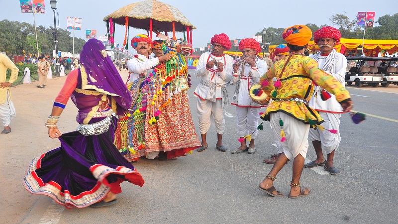 Rajasthan News: राजकीय कार्यक्रमों, उत्सवों में अब लोक कलाकारों को मिलेगा 100 दिन का रोजगार