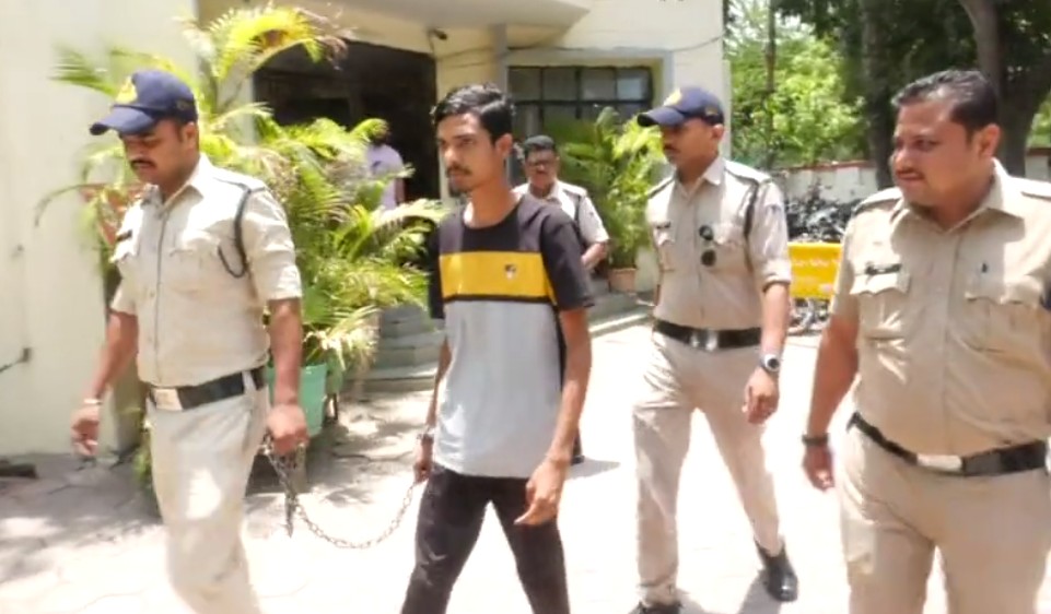 इंदौर क्राइम न्यूजः नाबालिग का अपहरण का आरोपी गुजरात से गिरफ्तार, व्यापारी से फिरौती मांगने वाला चढ़ा पुलिस के हत्थे, एक लाख की ड्रग्स के साथ दो युवकों को दबोचा