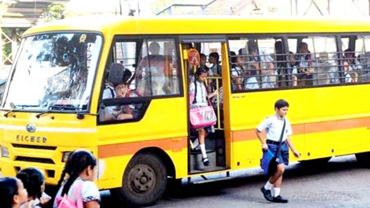 MP में स्कूलों के लिए गाइडलाइन जारी: कंडक्टर-ड्राइवर के कैबिन में नहीं बैठ सकेंगे बच्चे, आरटीओ चलाएगा जांच अभियान