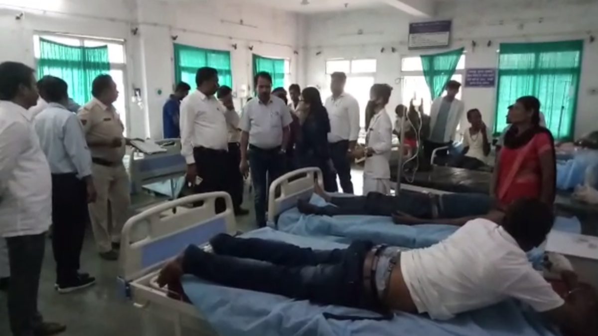 MP में अनियंत्रित होकर पलटी बस: 24 लोग घायल, अस्पताल में भर्ती