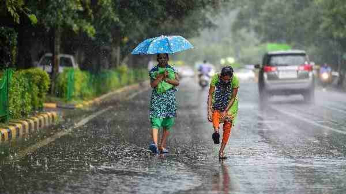 UP Weather : राजधानी और आसपास आज होगी भारी बारिश, कई जगह बिजली गिरने की आशंका