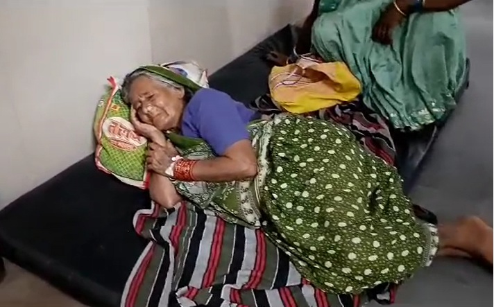 अजब एमपी की गजब पुलिसः 181 पर शिकायत करना पड़ा भारी, पुलिस ने वृद्ध महिला की कर दी पिटाई, अस्पताल में भर्ती