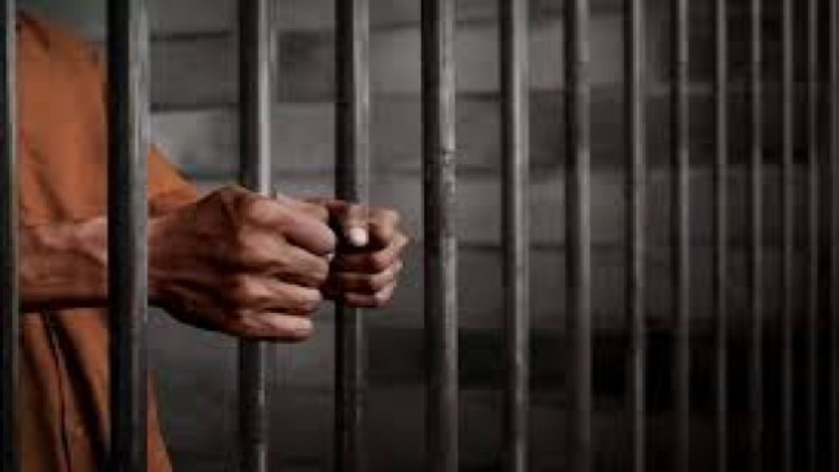 जेल में सामान्य कैदियों की तरह सामान्य बैरकों में कैद हैं शराब और कोयला घोटाले के आरोपी, मूणत के सवाल पर उप मुख्यमंत्री विजय शर्मा ने सदन में दिया जवाब…