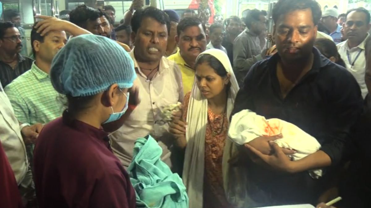 इंदौर हॉस्पिटल में दो नवजात की मौत का मामला: बच्चों के बदले गए थे शव, नर्स निलंबित, 3 डाॅक्टरों को नोटिस जारी