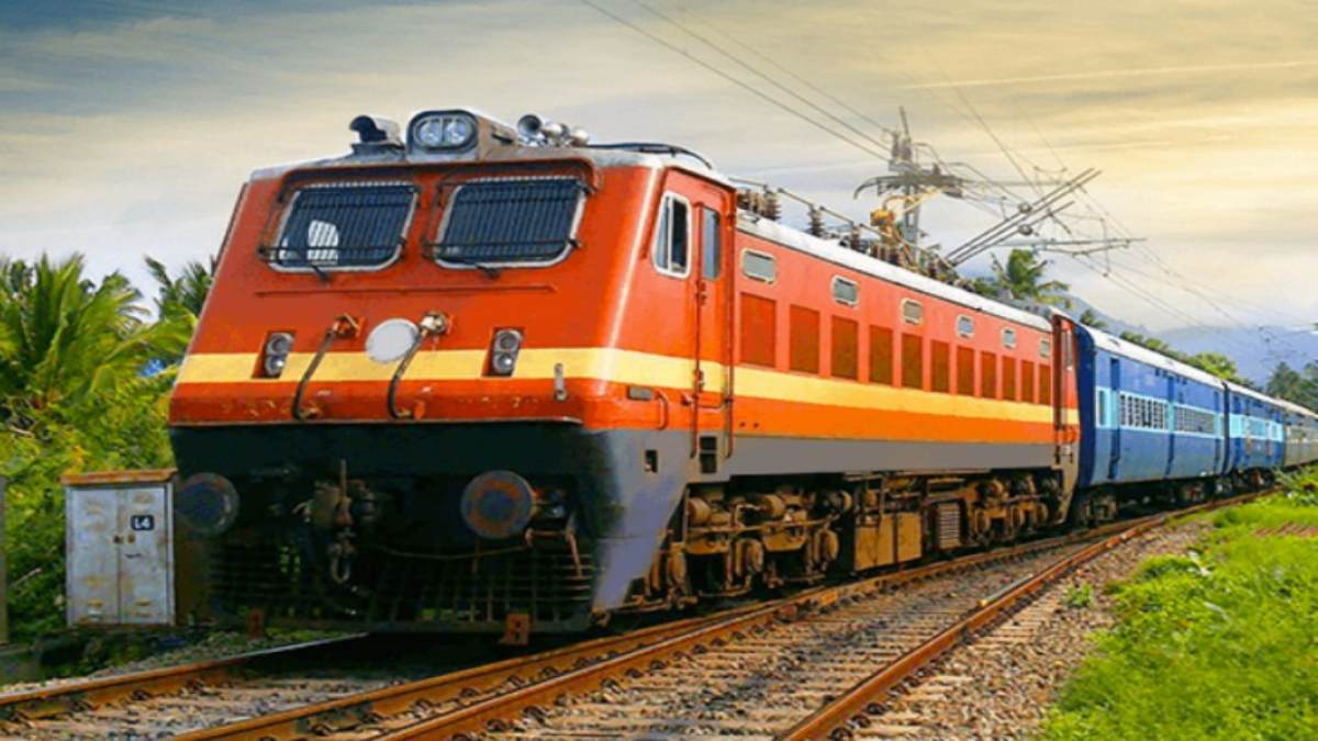 Train Cancelled News : किसानों का प्रदर्शन जारी, 381 रेलगाड़ियां प्रभावित