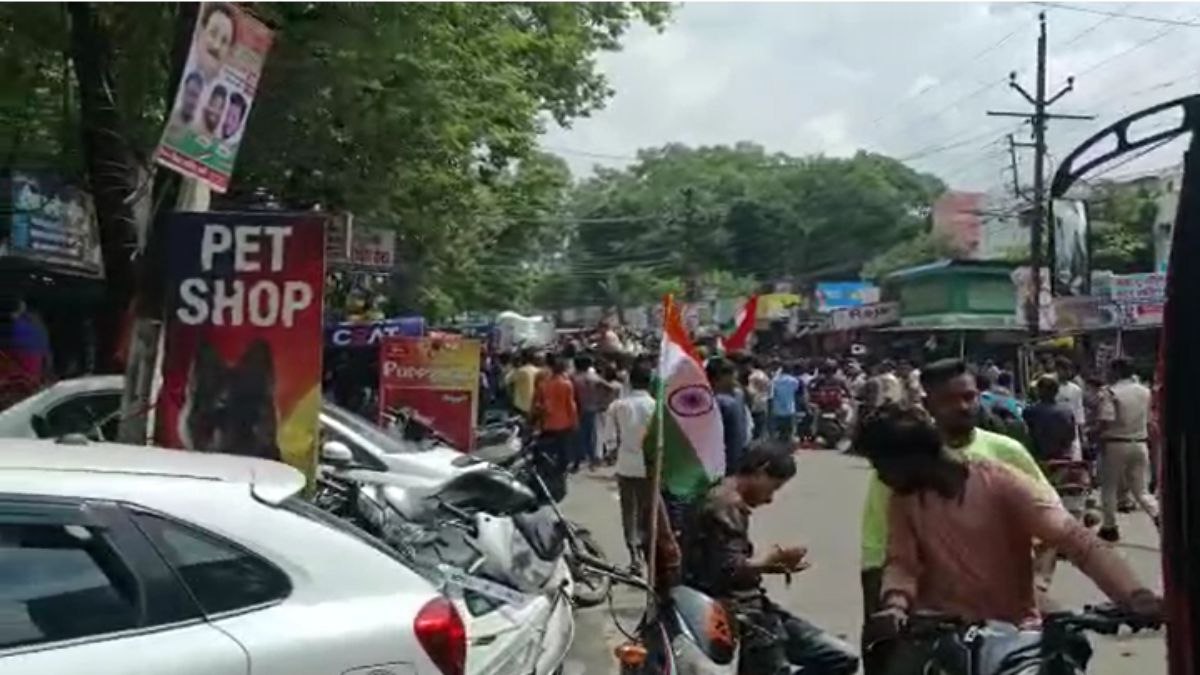 MP की सियासतः हुंकार रैली में कांग्रेस कार्यकर्ता भिड़े, इस बात को लेकर हुआ विवाद, दोनों पक्ष पहुंचे थाने