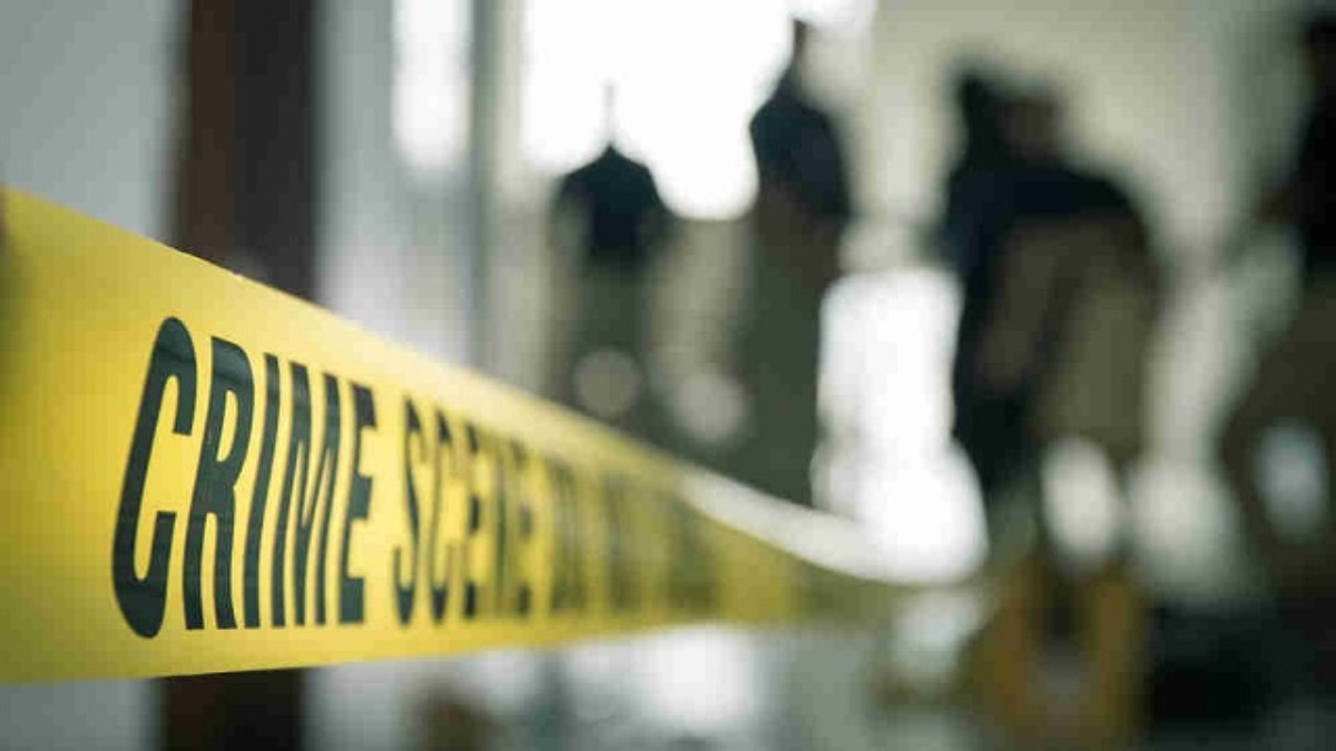 धारदार हथियार से महिला की हत्या: घर पर खून से लथपथ मिली लाश, पति पर घूमी शक की सुई 