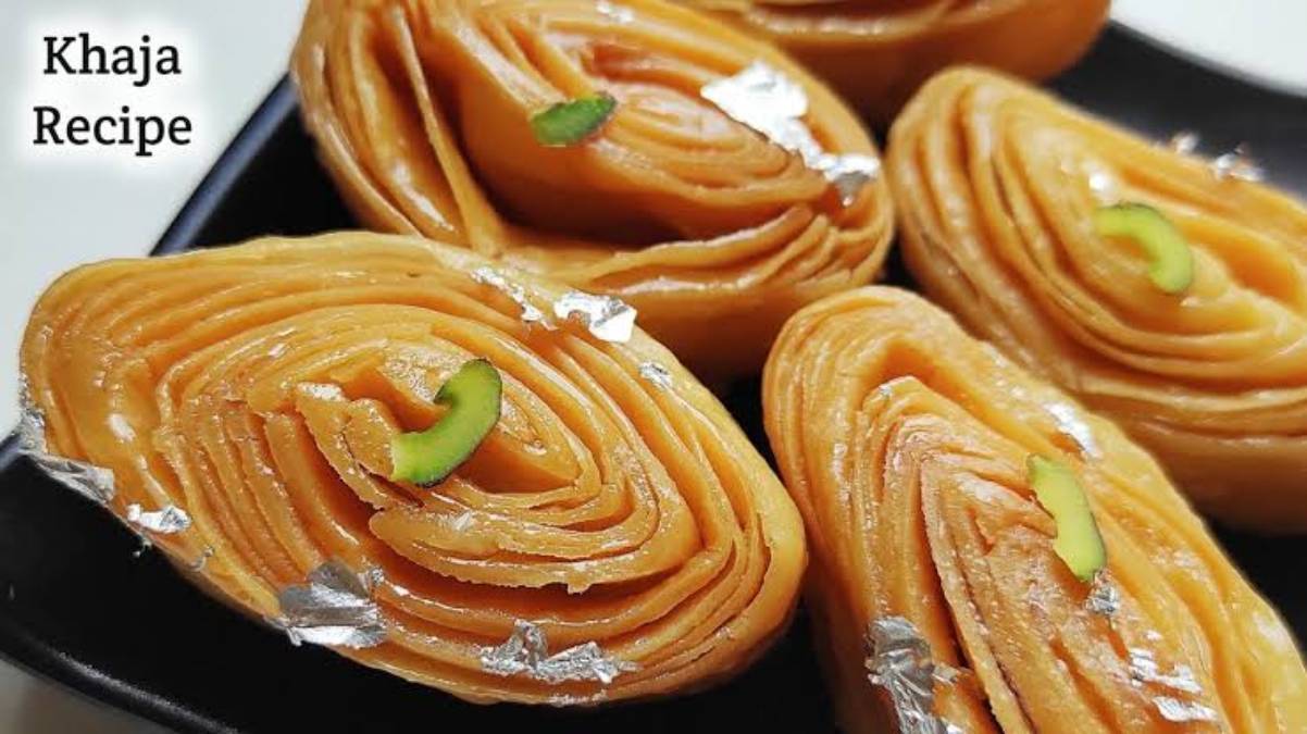 Ganesh Chaturthi Recipe : बप्पा के भोग के लिए बनाएं गुड़ का खाजा, यहां देखें आसान सी रेसिपी …