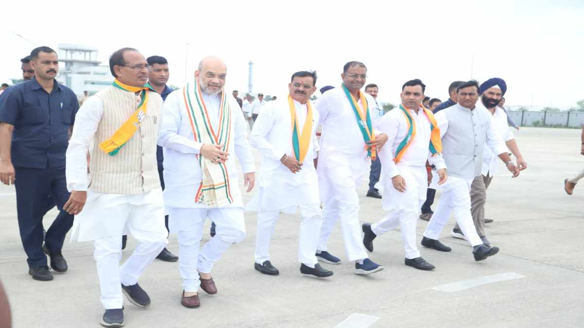 MP पहुंचे अमित शाह, CM शिवराज ने किया स्वागत: मंडल और श्योपुर से चौथी जन आशीर्वाद यात्रा को दिखाएंगे हरी झंडी