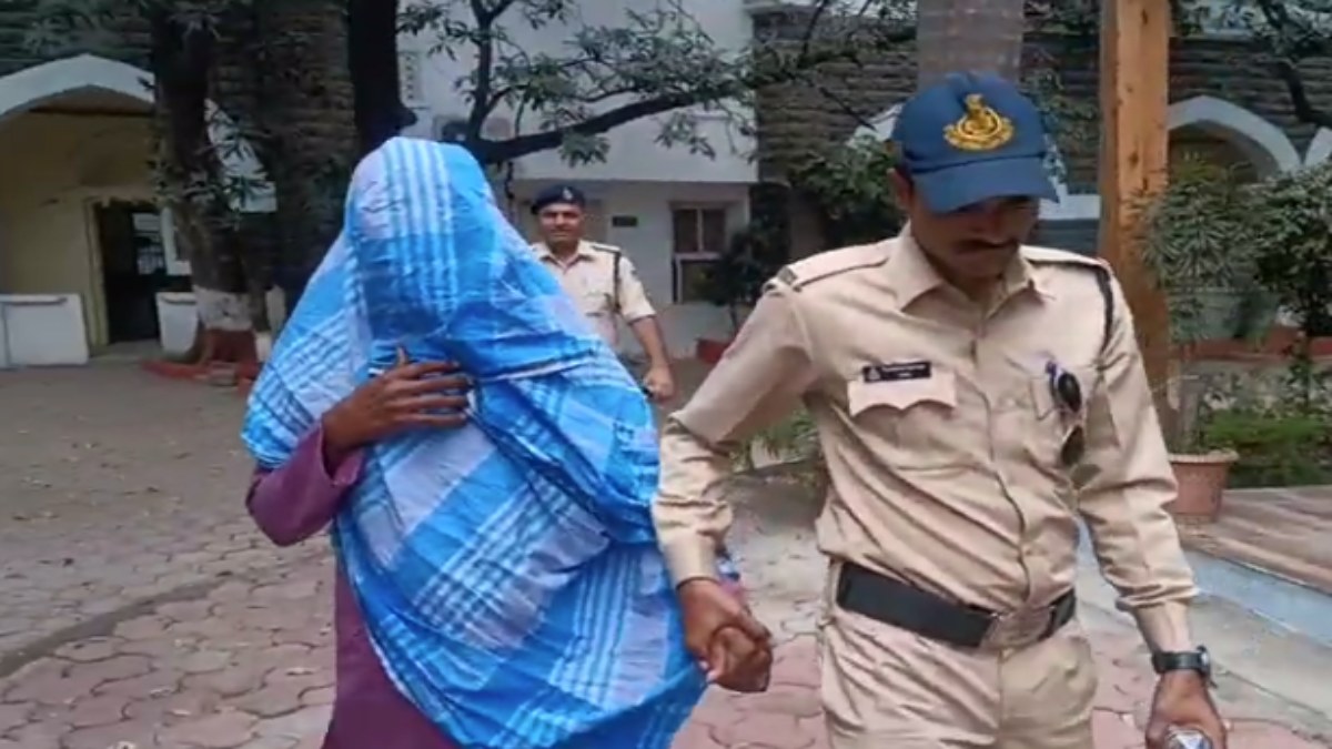 इंदौर पुलिस का नशे के खिलाफ ऑपरेशन प्रहार: अवैध मादक पदार्थ के साथ 2 महिला समेत 4 युवक गिरफ्तार