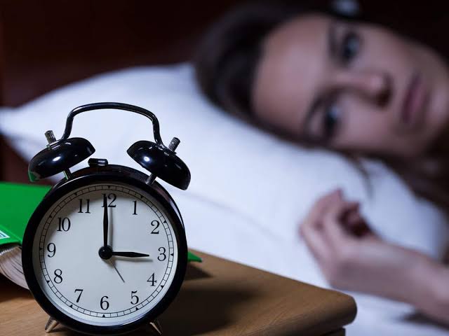 Astrological Sign : क्या आपकी भी नींद खुलती है रोज़ाना सुबह 3 से 4 के बीच, तो ध्यान दें, कोई दिव्यशक्ति दे रही आपको संकेत