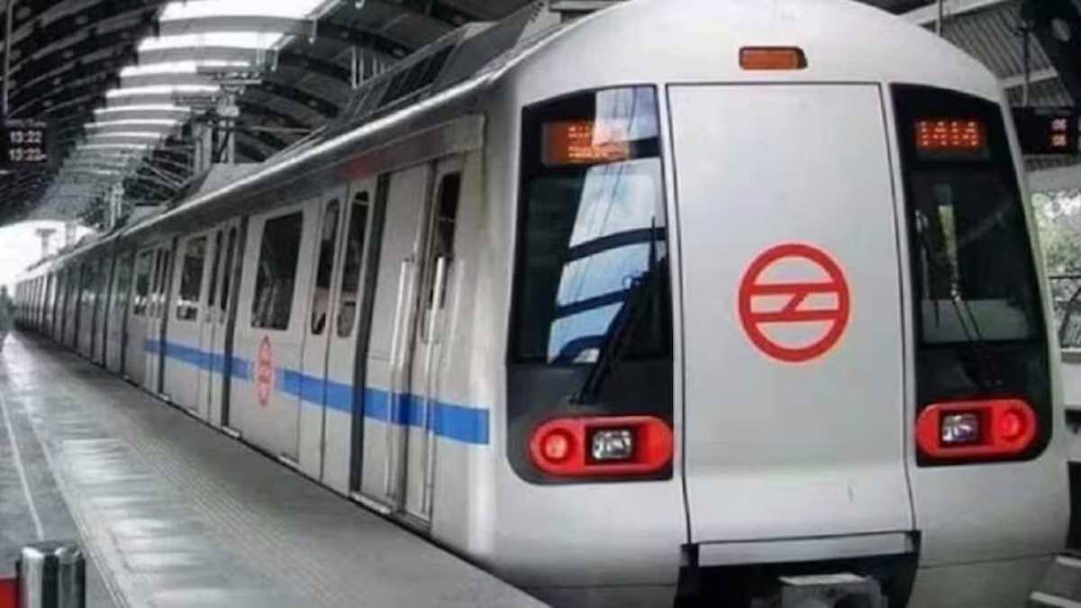 दिल्ली में बढ़ते प्रदूषण के बीच Metro के बढ़ाए गए फेरे, DMRC ने लिया बड़ा निर्णय…
