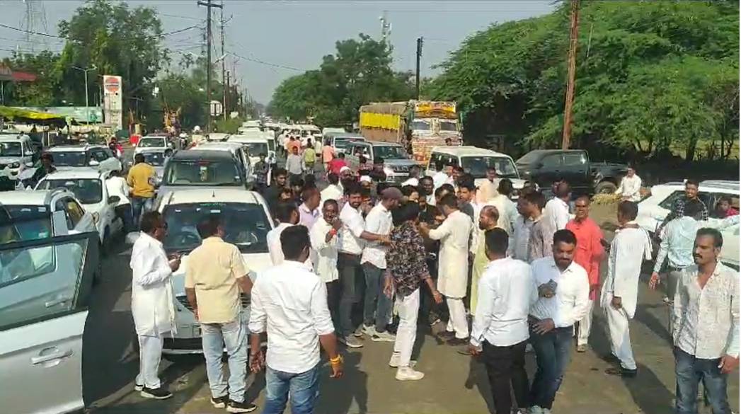 शुजालपुर में कांग्रेस प्रत्याशी का विरोधः कमलनाथ का बंगले घेरने 100 गाड़ियों के साथ कार्यकर्ता रवाना, दारू वाला और यूपी वाला नहीं चलेगा… के लगाए नारे