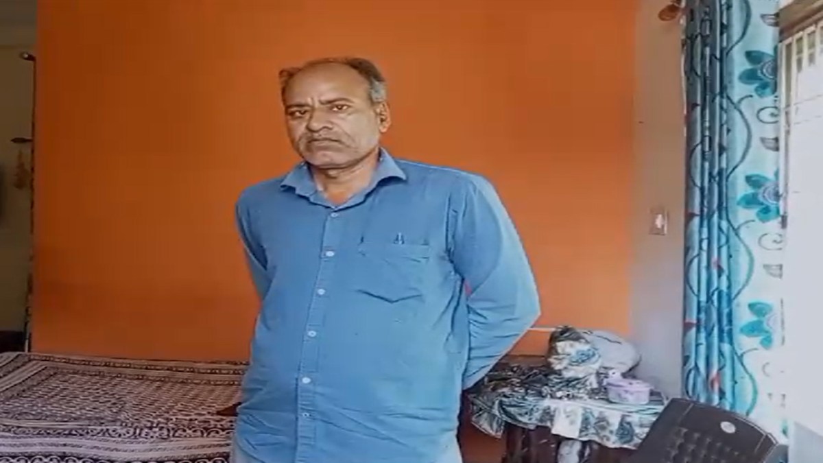 जबलपुर में व्यापारी से लूट: दो बाइक सवार बदमाश एक लाख लूटकर भाग खड़े हुए, वारदात CCTV कैमरे में कैद