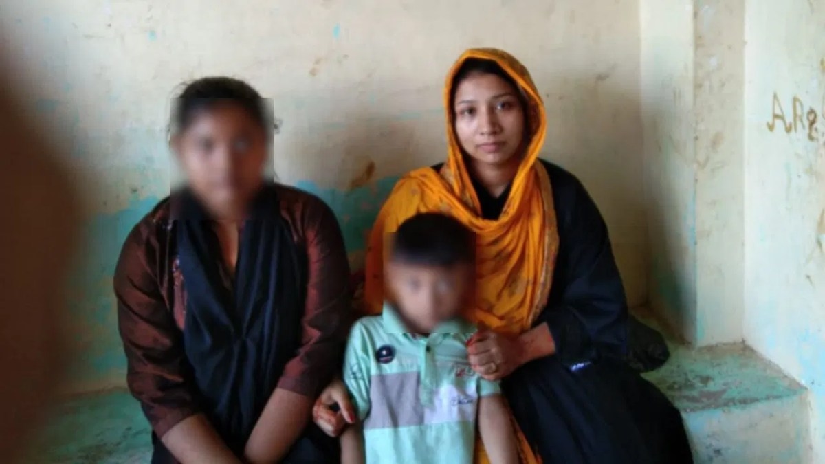 सीमा हैदर जैसा एक और मामला : टिकटॉक पर हुई दिल की बात, फिर मोहब्ब्त को पाने बांग्लादेश से 3 बच्चों के साथ भारत पहुंची महिला