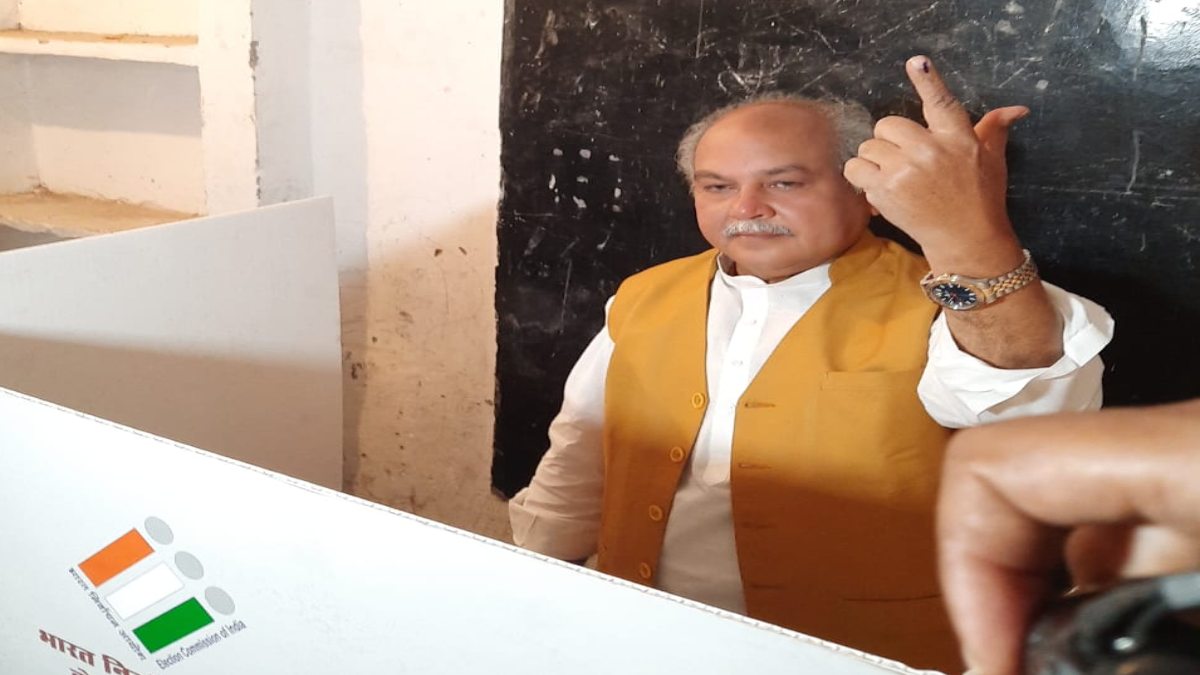 Madhya Pradesh Election Voting: बीजेपी प्रत्याशी नरेंद्र सिंह तोमर ने किया मतदान, कहा- मध्य प्रदेश में इस बार भी खिलने जा रहा है कमल