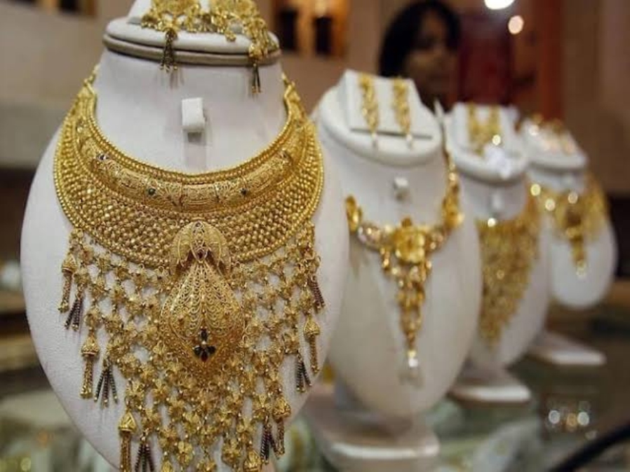 Gold Shopping in Dhanteras 2023: धनतेरस का दिन सोना खरीदने के लिए सबसे शुभ, पर पहले हॉलमार्क-बीआईएस लोगो जरूर देखें…