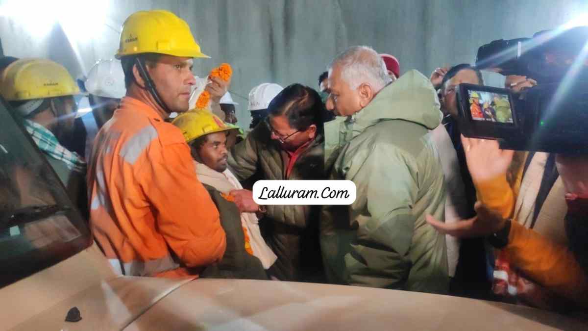 Uttarkashi Tunnel Rescue : सकुशल सुरंग से बाहर निकले 41 मजदूर, सीएम धामी ने सभी का किया स्वागत, देखें तस्वीरें…