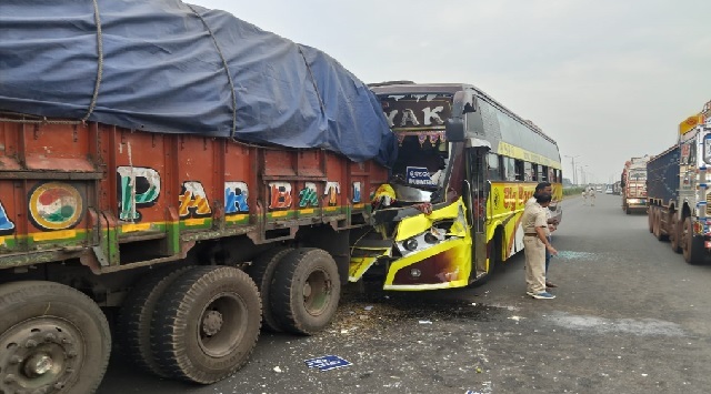 Odisha के जाजपुर में बस और ट्रक की जोरदार भिड़ंत, हादसे में 10 घायल, 2 की हालत गंभीर