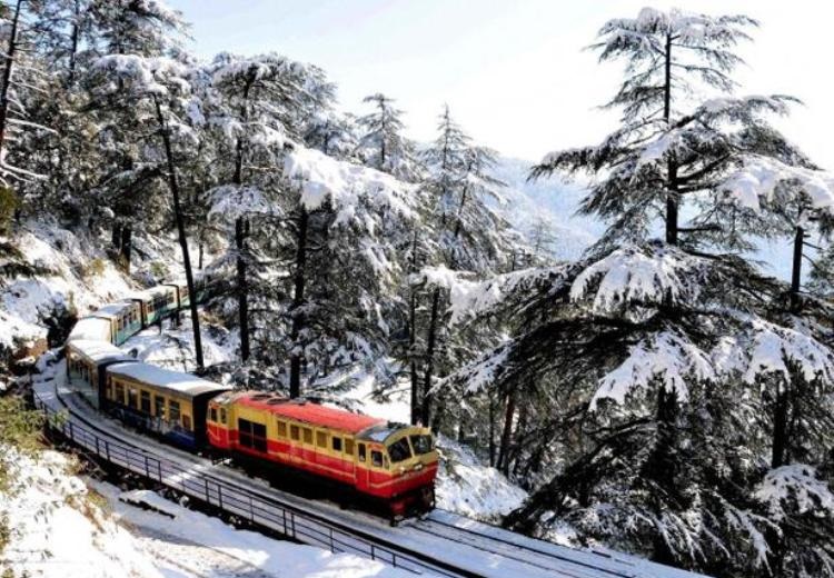 The Kalka Shimla Heritage Train: नए साल में सैलानियों को तोहफा! कालका-शिमला हेरिटेज ट्रैक पर शुरू हुई हॉलीडे स्पेशल ट्रेन