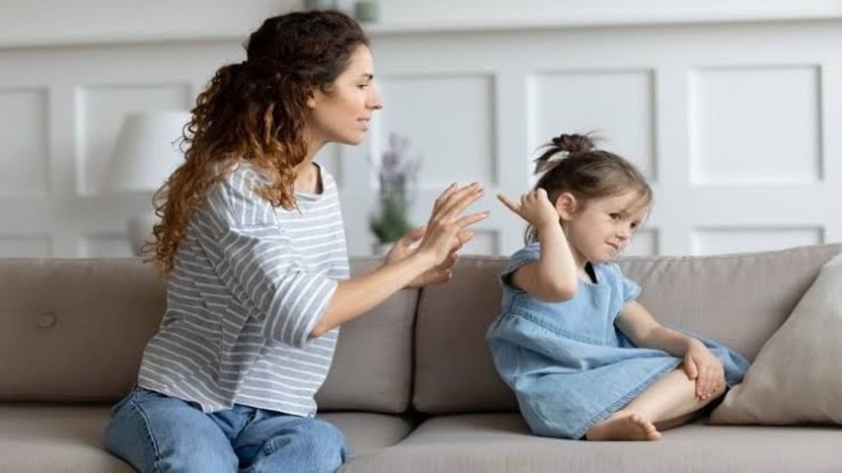 अगर आपके बच्चे का स्वभाव भी हो गया है जिद्दी, तो इन 5 तरीकों से करें उन्हें हैंडल …