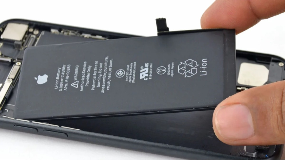 जापान की TDK Corp बनाएगी भारत में iPhone बैटरी, Apple घटाएगी चीन में प्रोडक्शन